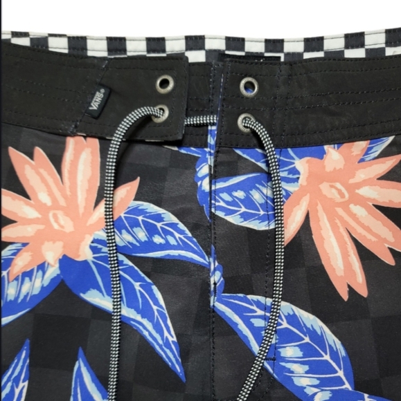 Vans Stretch 9" Board Shorts Pismo Floral Checker Swim Bathing Trunks Size. 32. - Picture 3 of 8